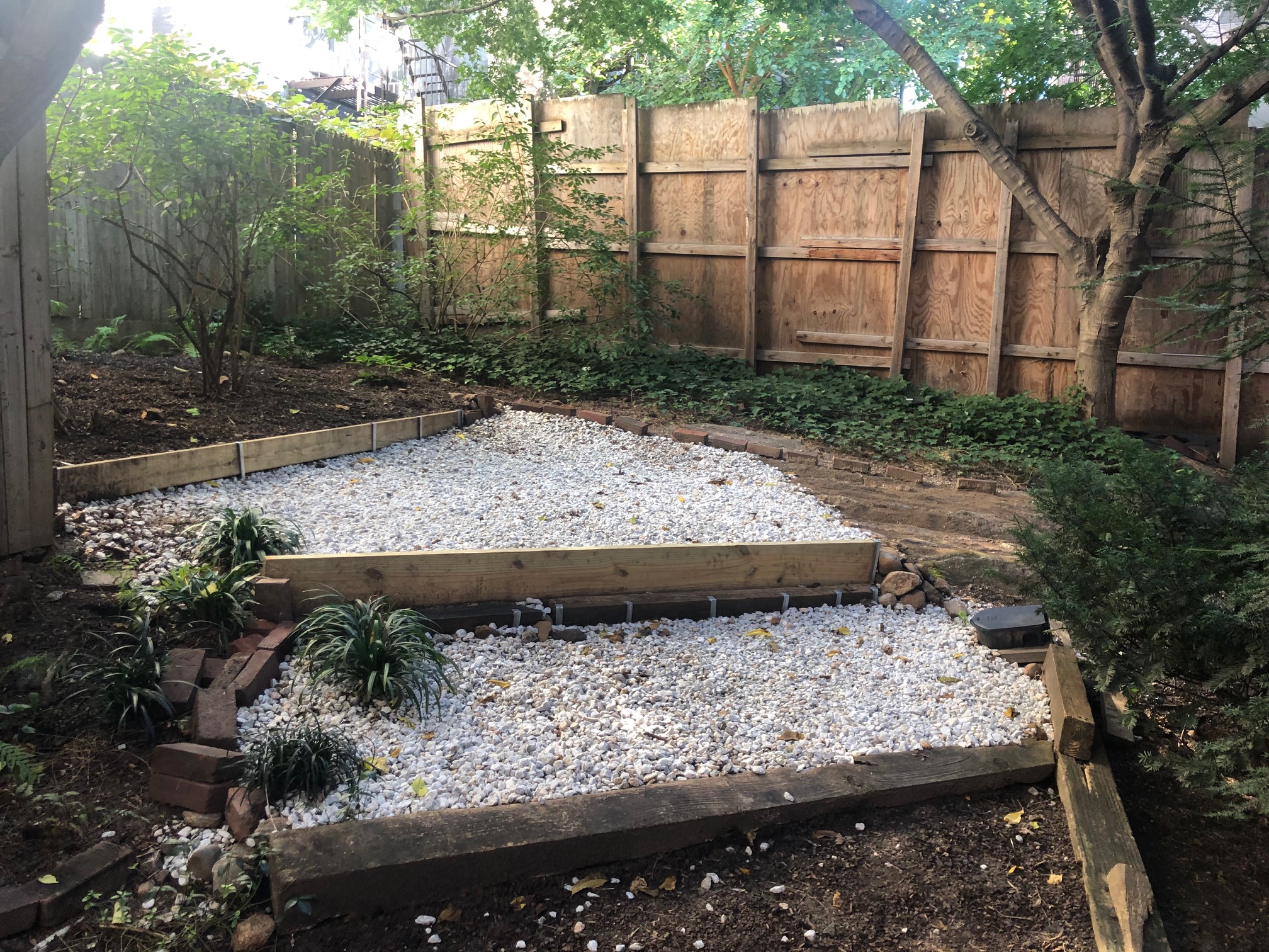  Leveled Patio with White Marble Chips